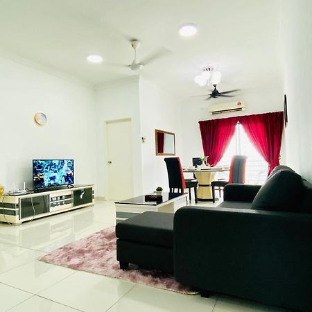 Cozy 1-10 Pax 4Qbeds 2Sbeds Shah Alam Sec7, I-City Exterior photo