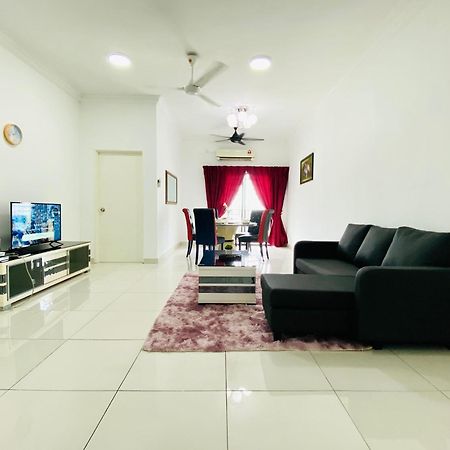 Cozy 1-10 Pax 4Qbeds 2Sbeds Shah Alam Sec7, I-City Exterior photo