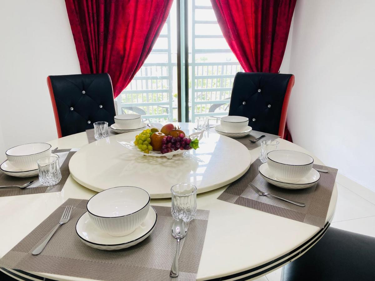 Cozy 1-10 Pax 4Qbeds 2Sbeds Shah Alam Sec7, I-City Exterior photo